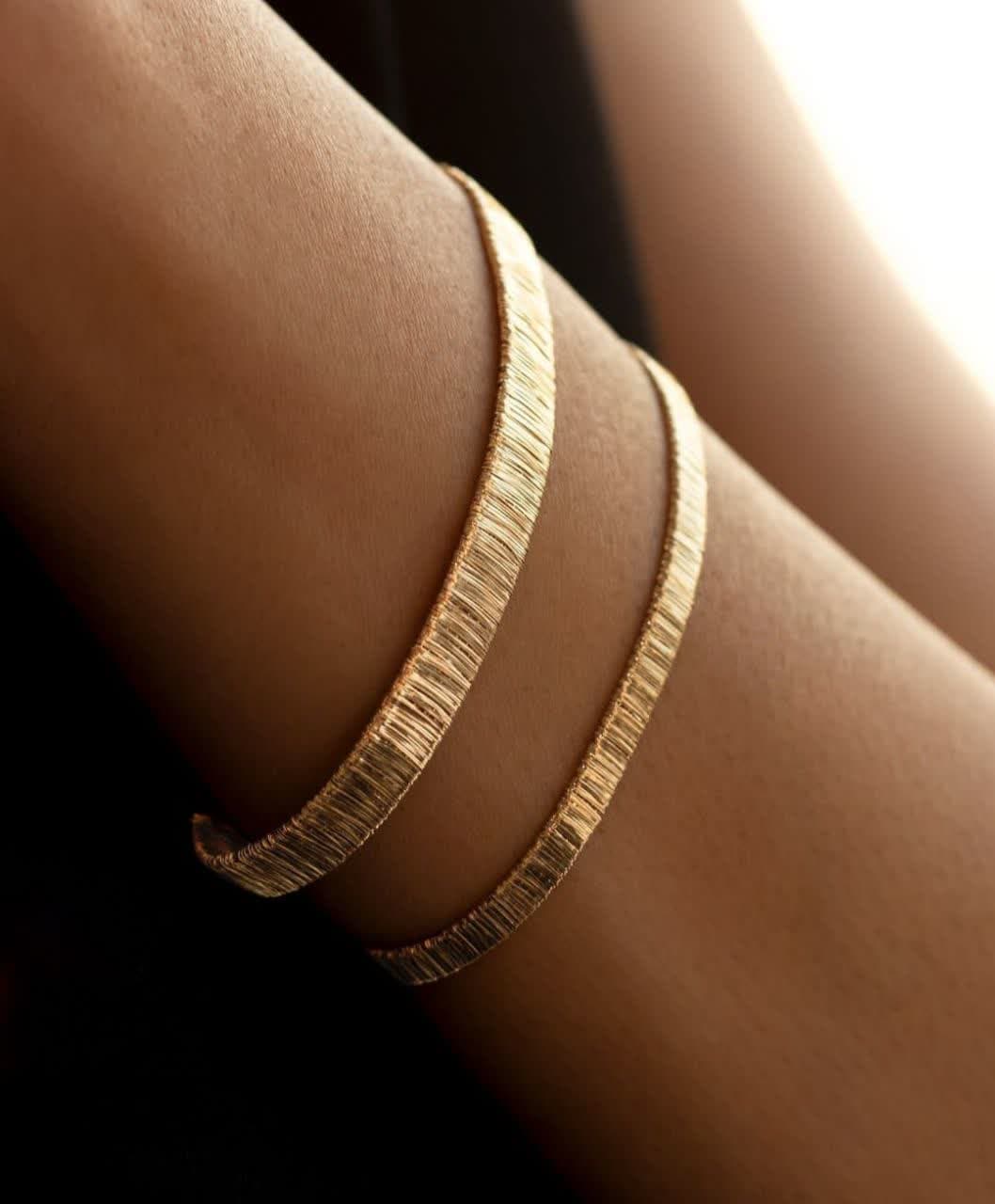 Gold bracelet model (3)