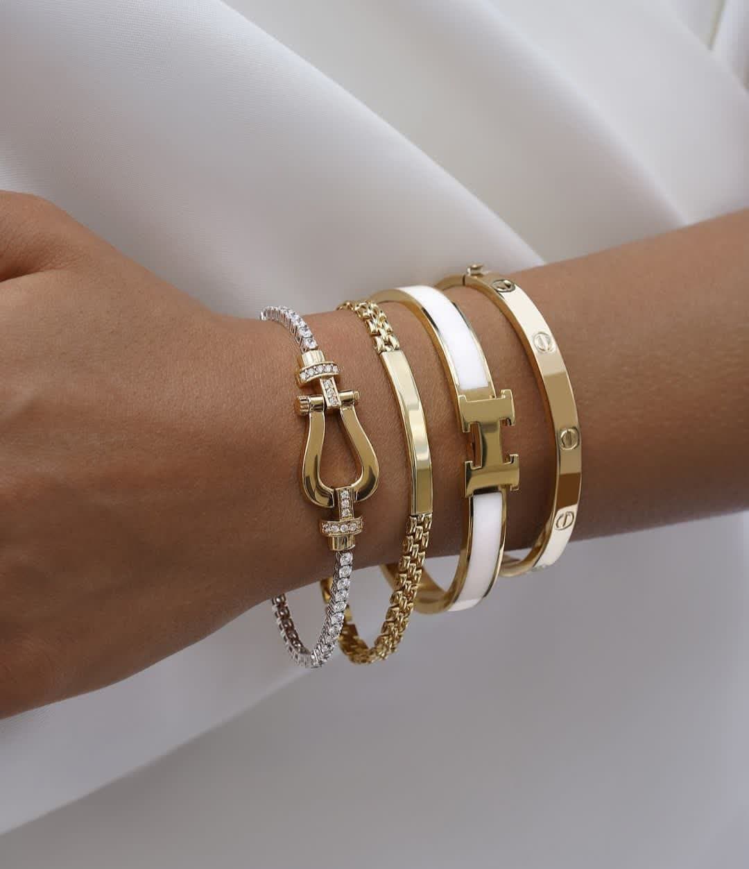 Gold bracelet model (10)