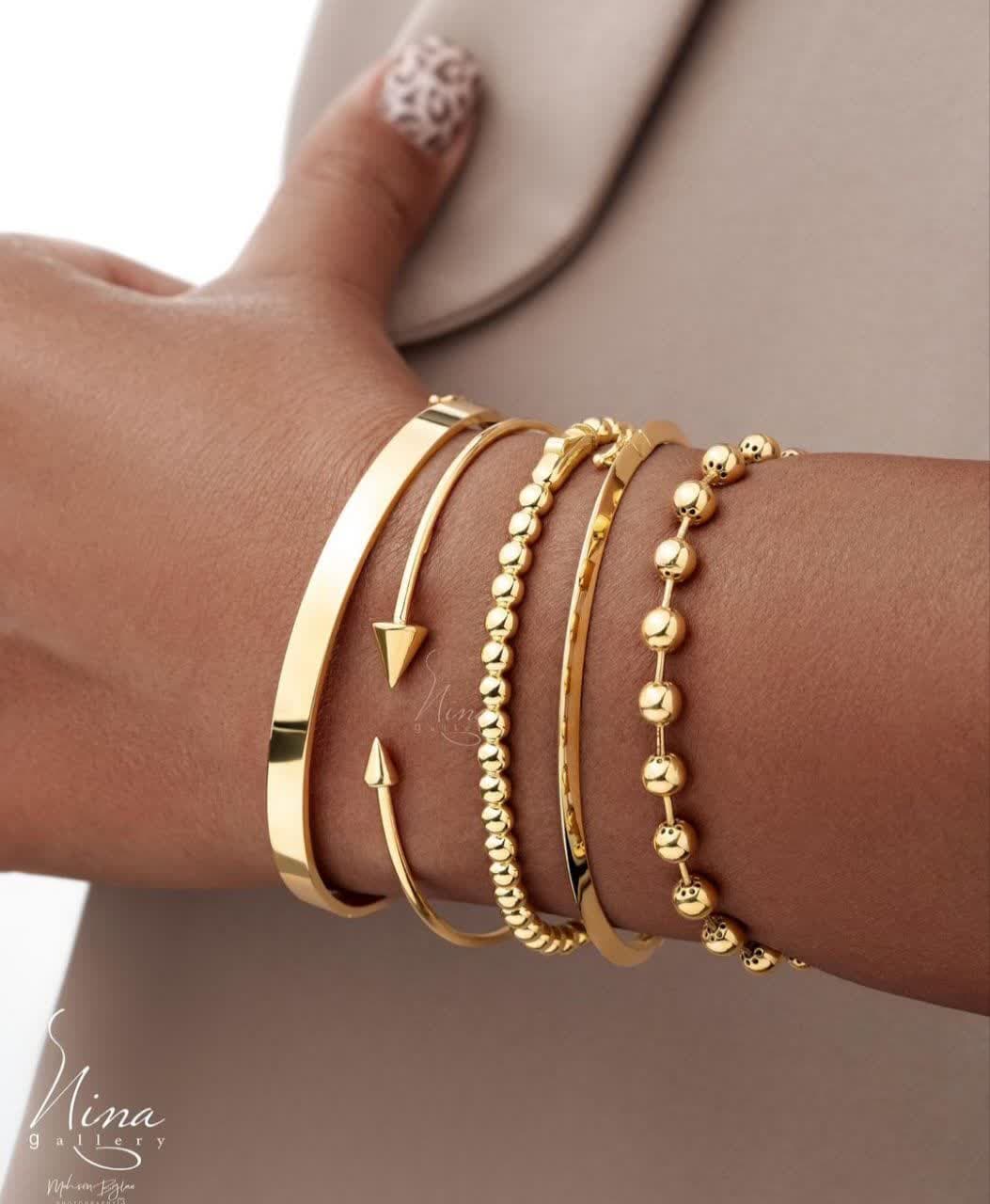 Gold bracelet model (16)