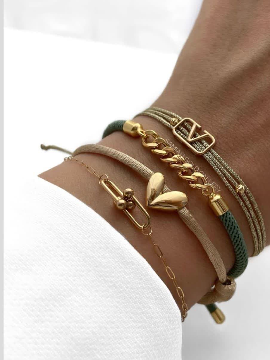 Gold bracelet model (18)