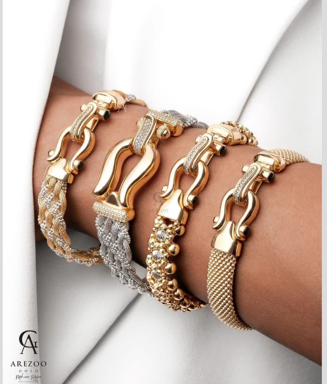 Gold bracelet model (26)