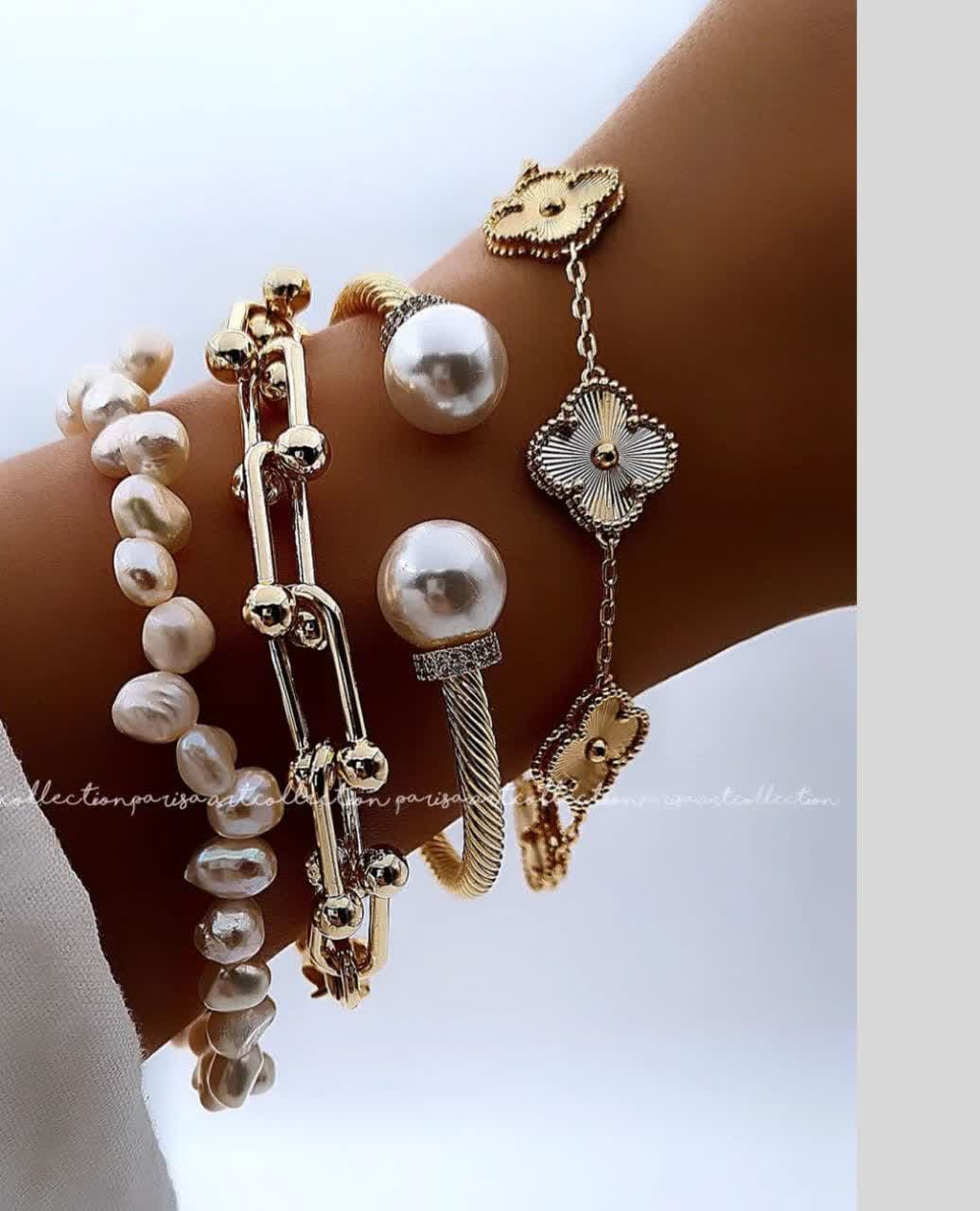 Gold bracelet model (23)