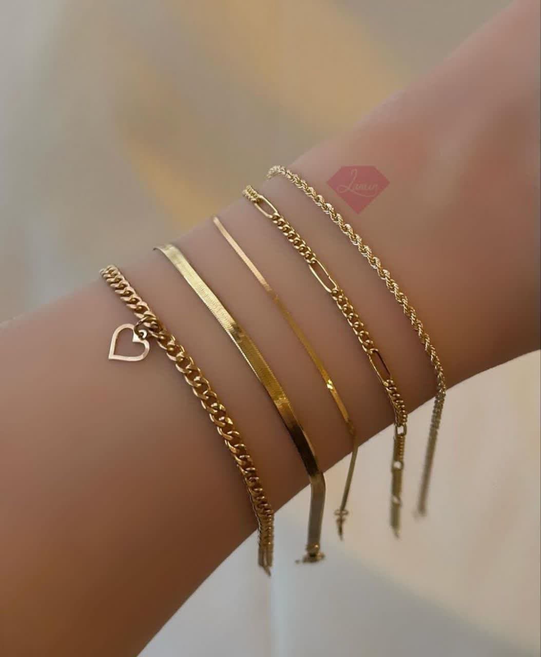 Gold bracelet model (24)