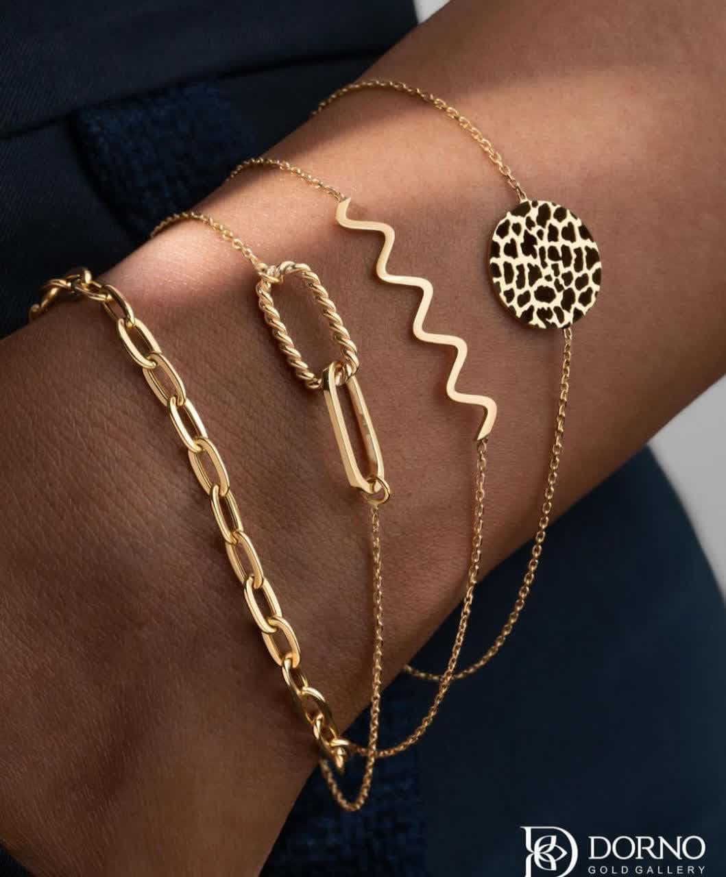 Gold bracelet model (34)