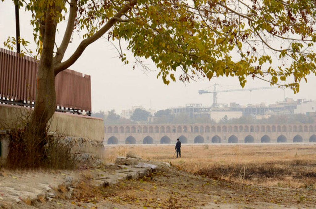 تا ۲۰۲۷ اصفهانی هست؟