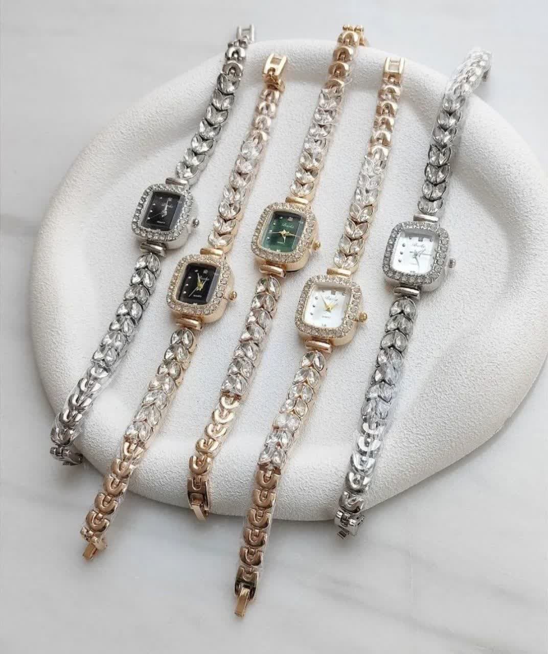 Women_s watch model (3)