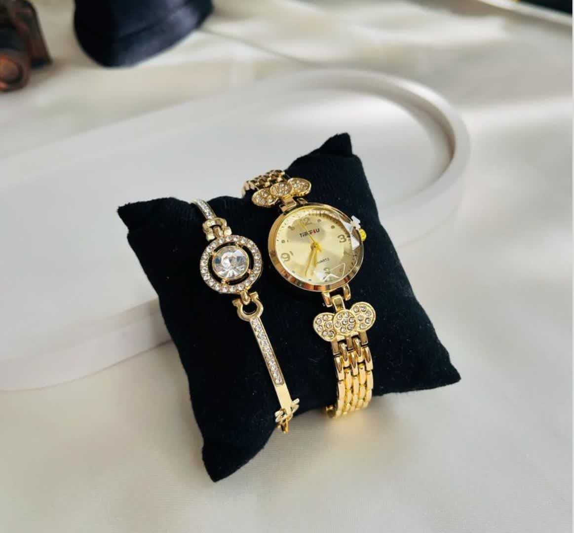 Women_s watch model (4)