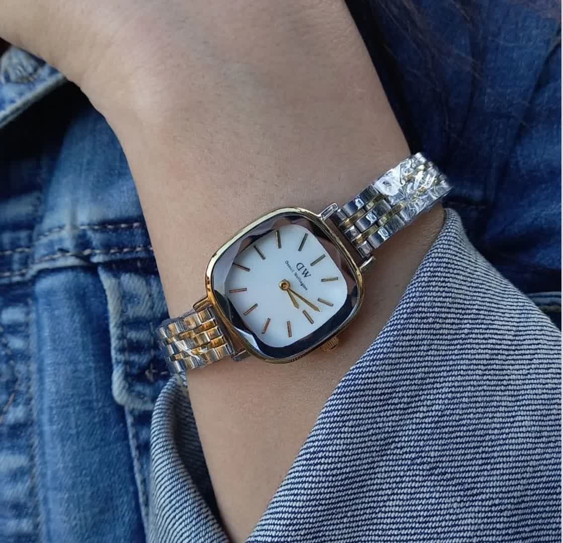 Women_s watch model (36)