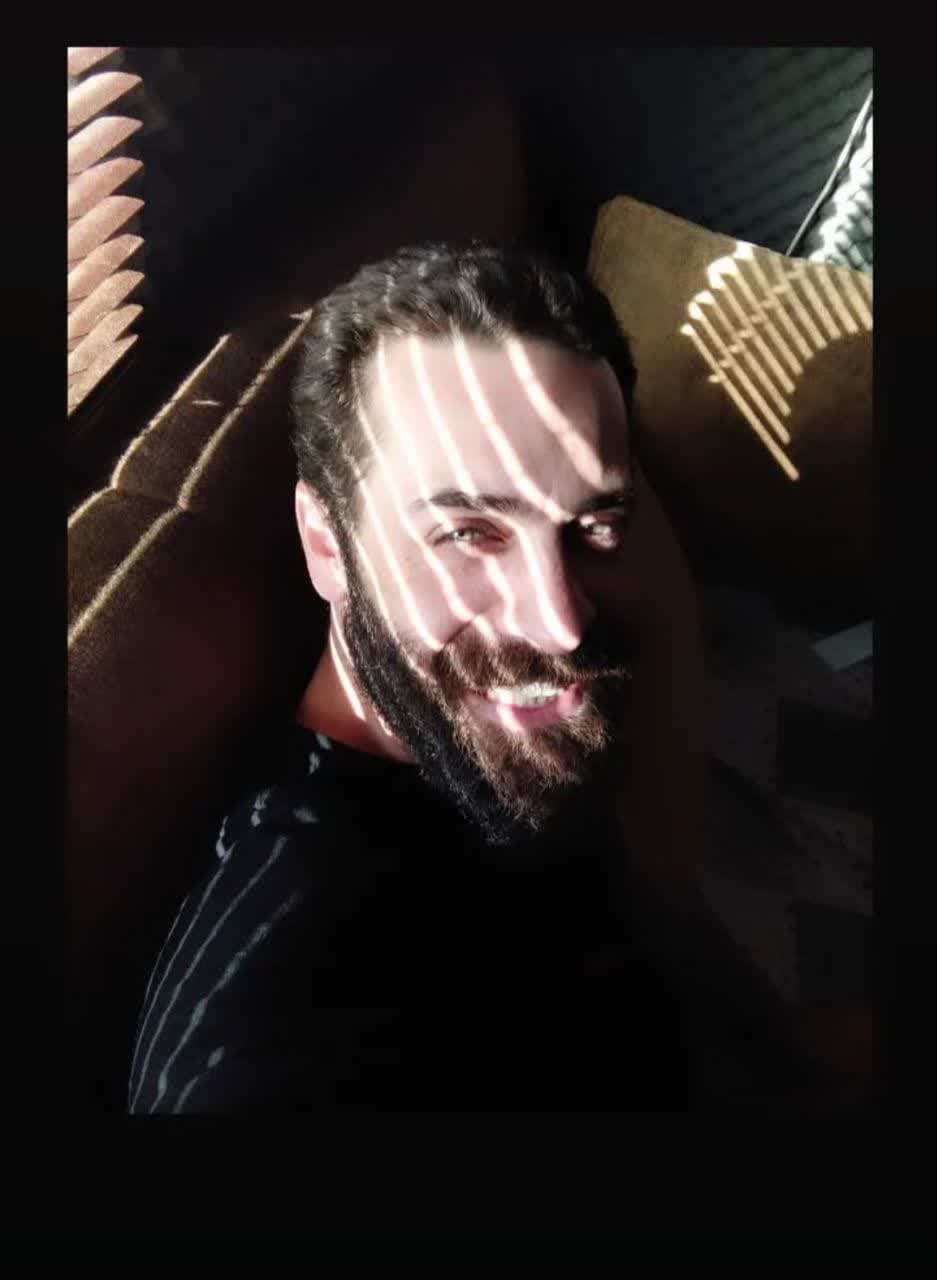 بیوگرافی شهریار پیروزفر خواننده تیتراژ زخم کاری 11 شهریار پیروزفر (2)