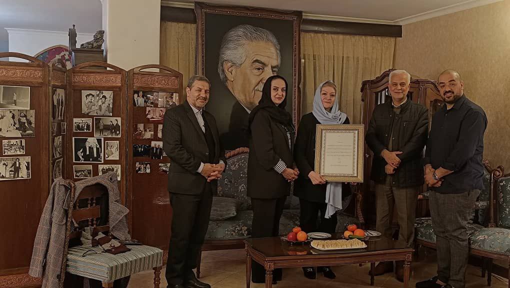 سالگرد فوت شکرپاره اصفهان، رضا ارحام صدر رسید 8 photo_2024-12-09_11-34-56 (2)