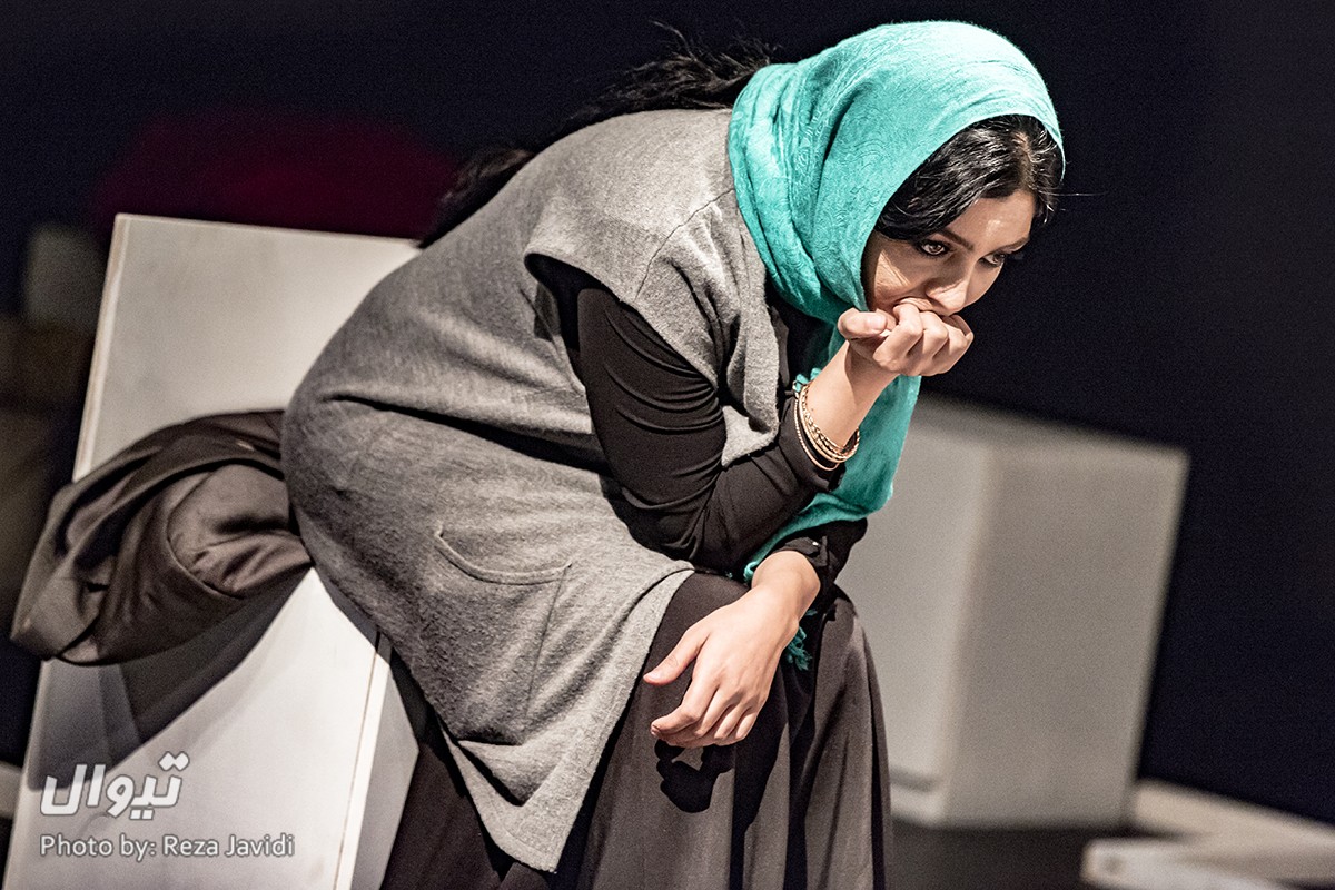 صحرا اسداللهی در نمایش دربیل