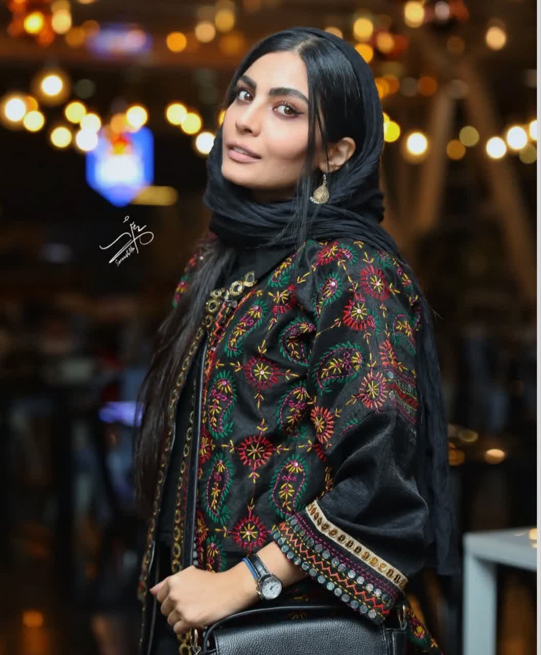  Sahra Asadollahi (4)