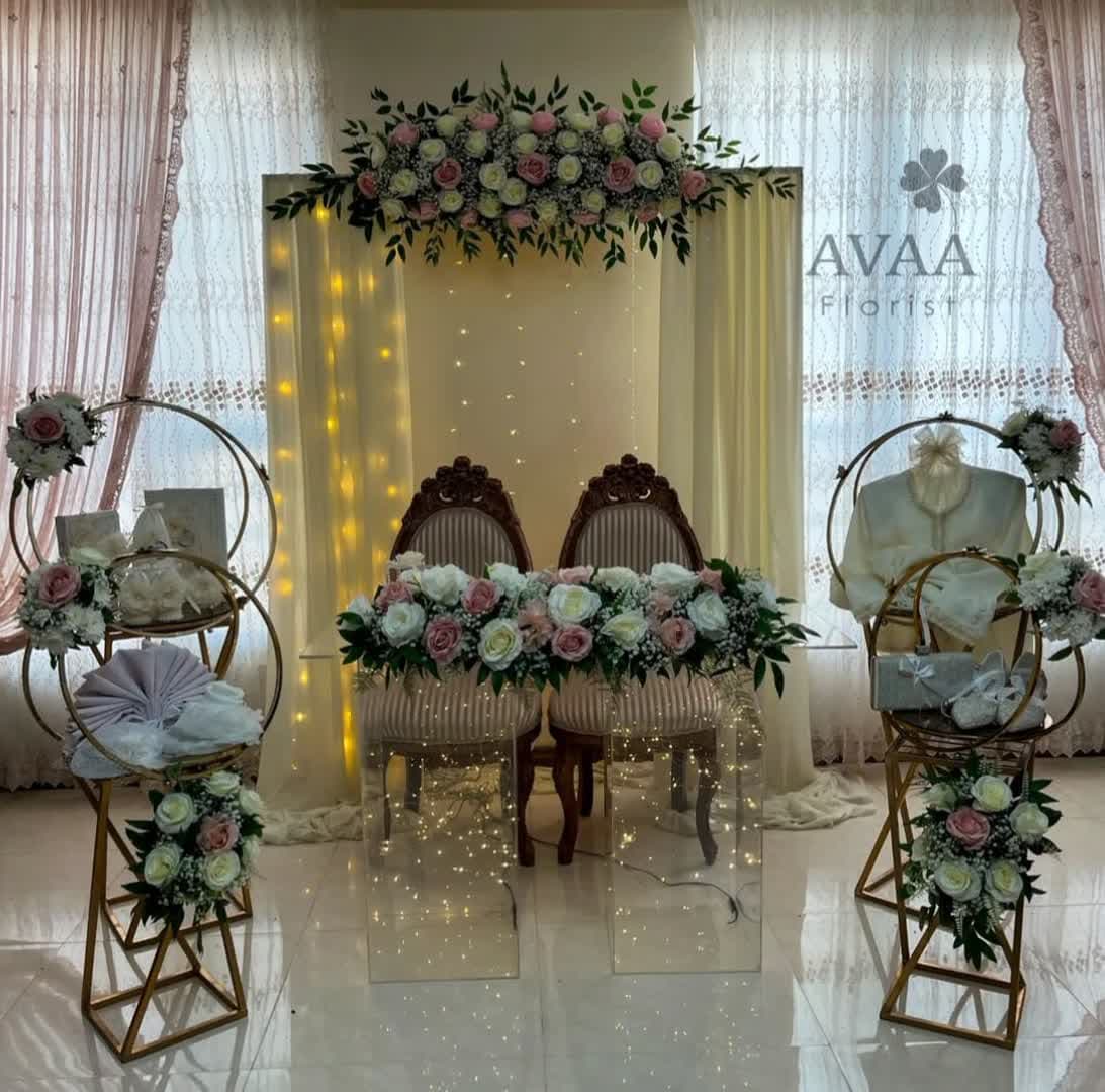 50 مدل گل آرایی بله برون در خانه و تالار با مطرح های تازه و شیک 110 مدل گل آرایی بله برون (5)