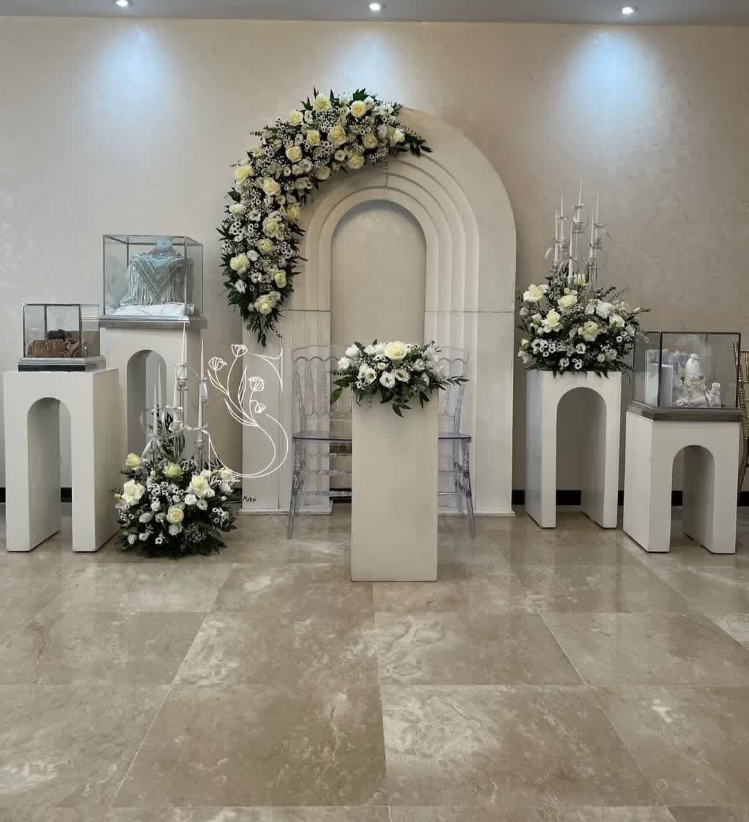 50 مدل گل آرایی بله برون در خانه و تالار با مطرح های تازه و شیک 117 مدل گل آرایی بله برون (12)