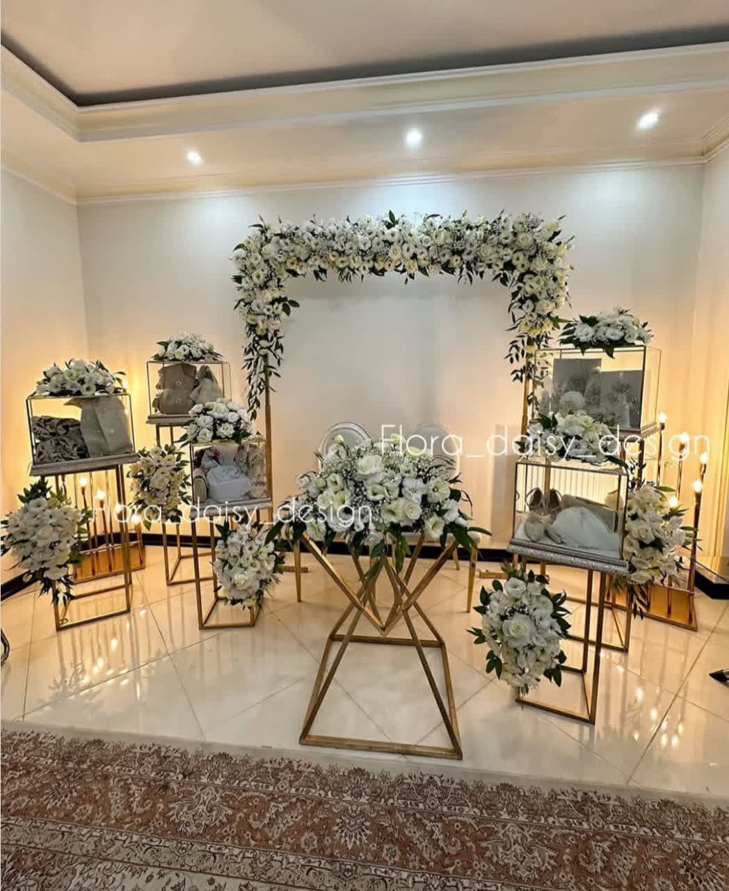 50 مدل گل آرایی بله برون در خانه و تالار با مطرح های تازه و شیک 123 مدل گل آرایی بله برون (18)