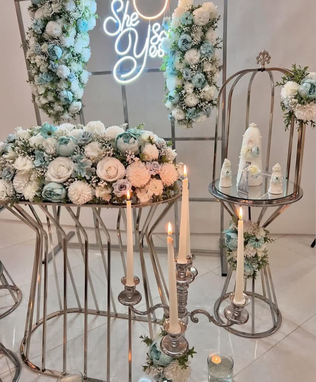 50 مدل گل آرایی بله برون در خانه و تالار با مطرح های تازه و شیک 127 مدل گل آرایی بله برون (22)