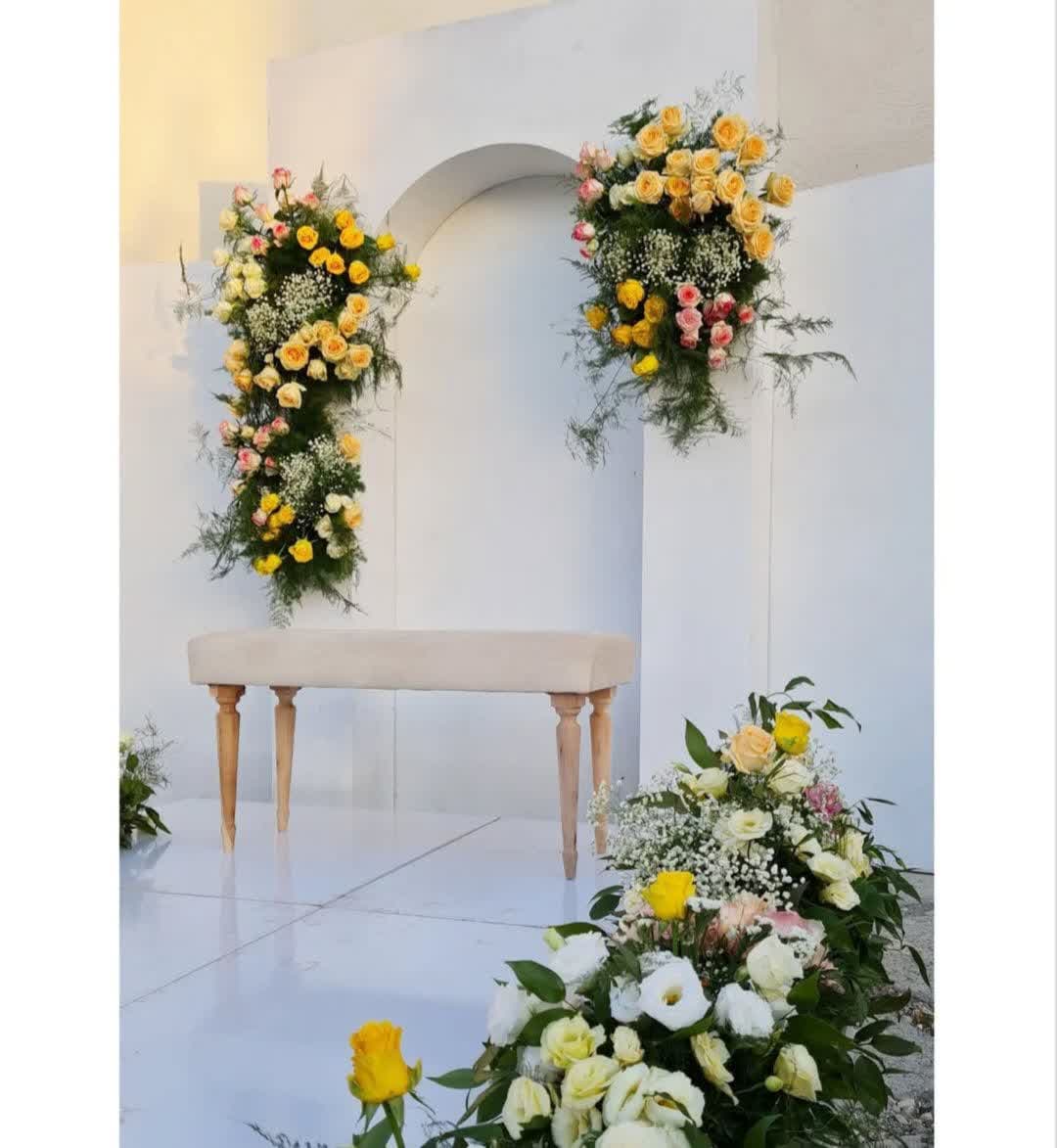 50 مدل گل آرایی بله برون در خانه و تالار با مطرح های تازه و شیک 133 مدل گل آرایی بله برون (28)