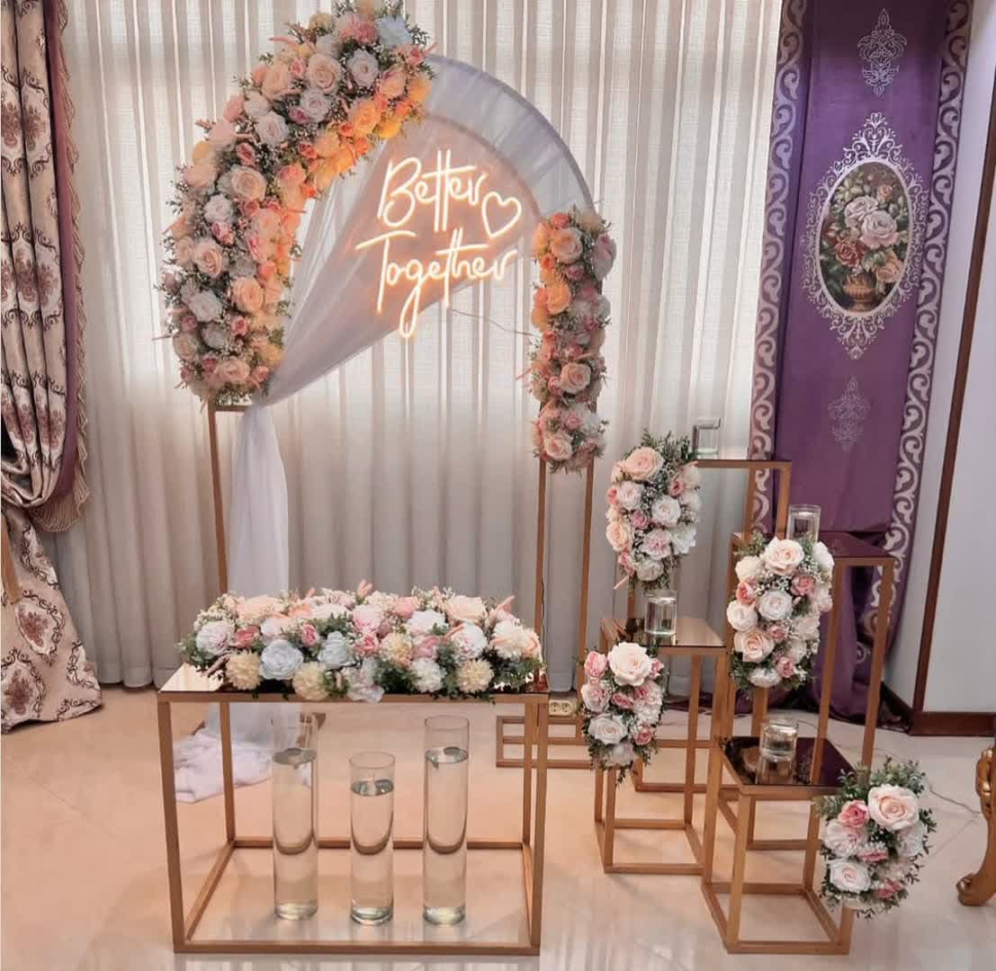 50 مدل گل آرایی بله برون در خانه و تالار با مطرح های تازه و شیک 130 مدل گل آرایی بله برون (25)