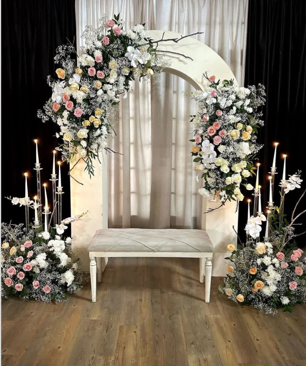 50 مدل گل آرایی بله برون در خانه و تالار با مطرح های تازه و شیک 136 مدل گل آرایی بله برون (31)