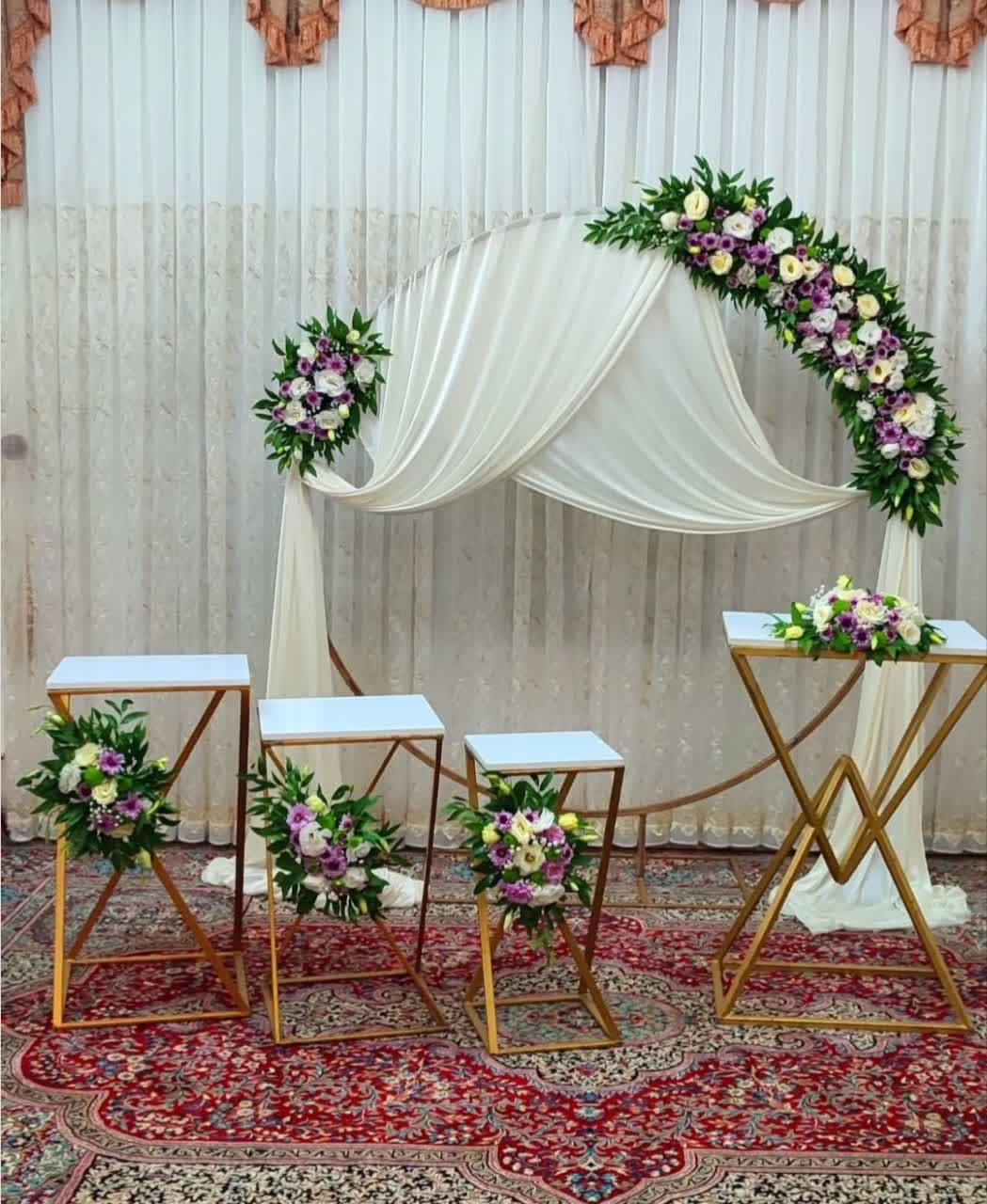 50 مدل گل آرایی بله برون در خانه و تالار با مطرح های تازه و شیک 147 مدل گل آرایی بله برون (42)