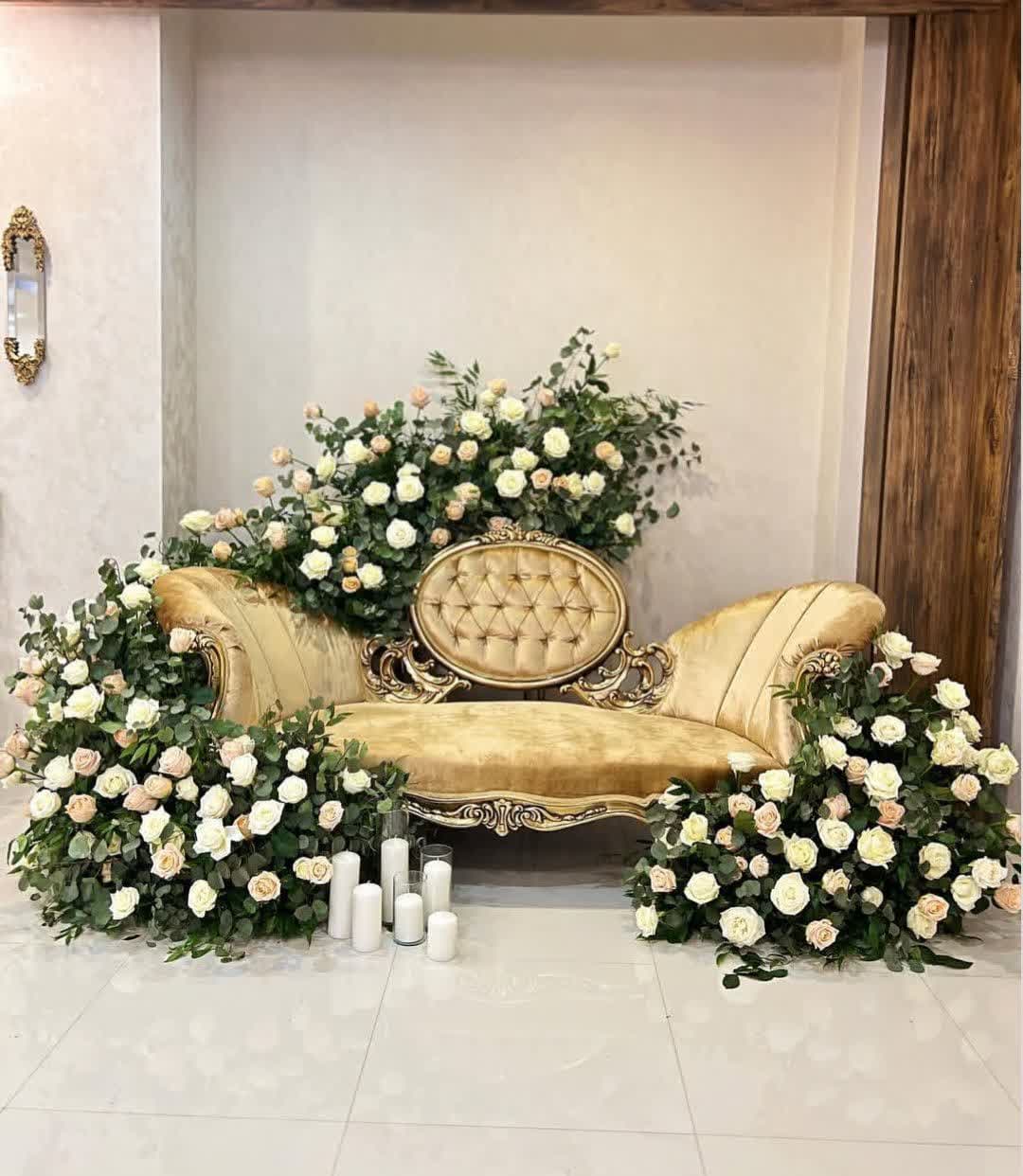 50 مدل گل آرایی بله برون در خانه و تالار با مطرح های تازه و شیک 148 مدل گل آرایی بله برون (43)