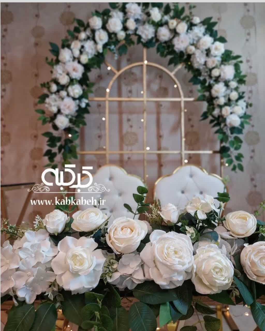 50 مدل گل آرایی بله برون در خانه و تالار با مطرح های تازه و شیک 155 مدل گل آرایی بله برون (50)