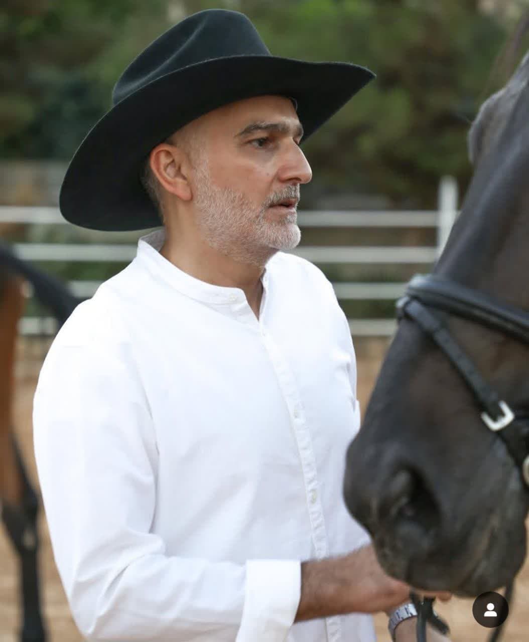 بیژن بنفشه خواه و همسرش و فرزندانش 36 Bijan Banafshekhah (4)