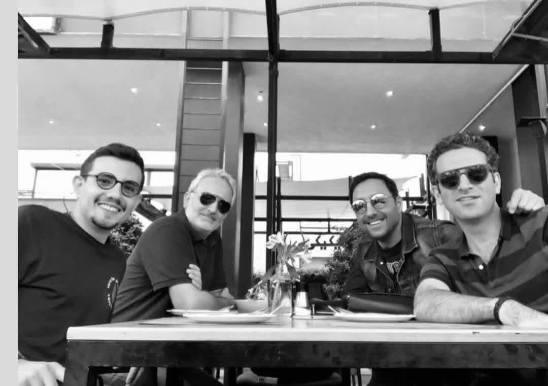 بیژن بنفشه خواه و همسرش و فرزندانش 41 Bijan Banafshekhah (11)