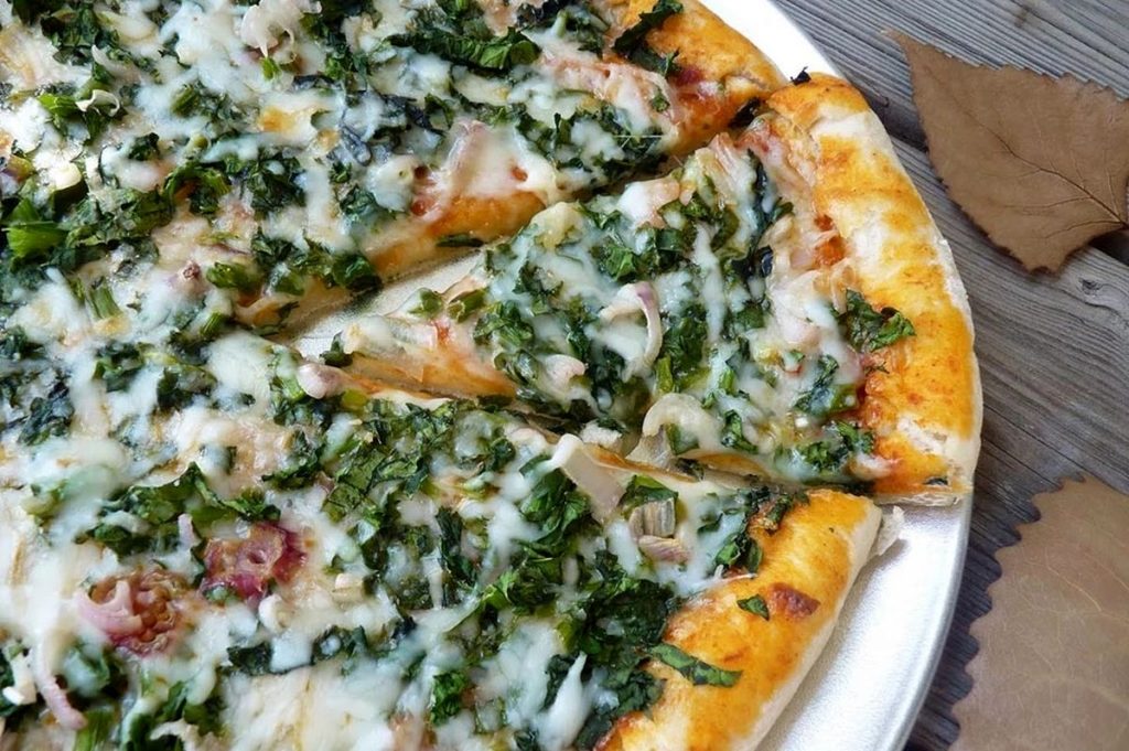 آموزش نحوه تهیه پیتزا اسفناج به ۲ روش خوشمزه و خاص