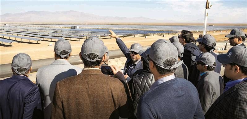 بومی‌سازی قطعات و‌ تجهیزات نیروگاه خورشیدی؛ برتری نیروگاه ۶۰۰ مگاواتی فولاد مبارکه