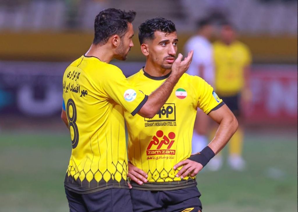 خطر محرویت بیخ گوش دو ستاره سپاهان