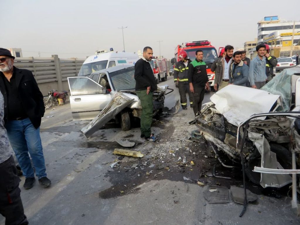 شاخ به شاخ دو خودروی پراید