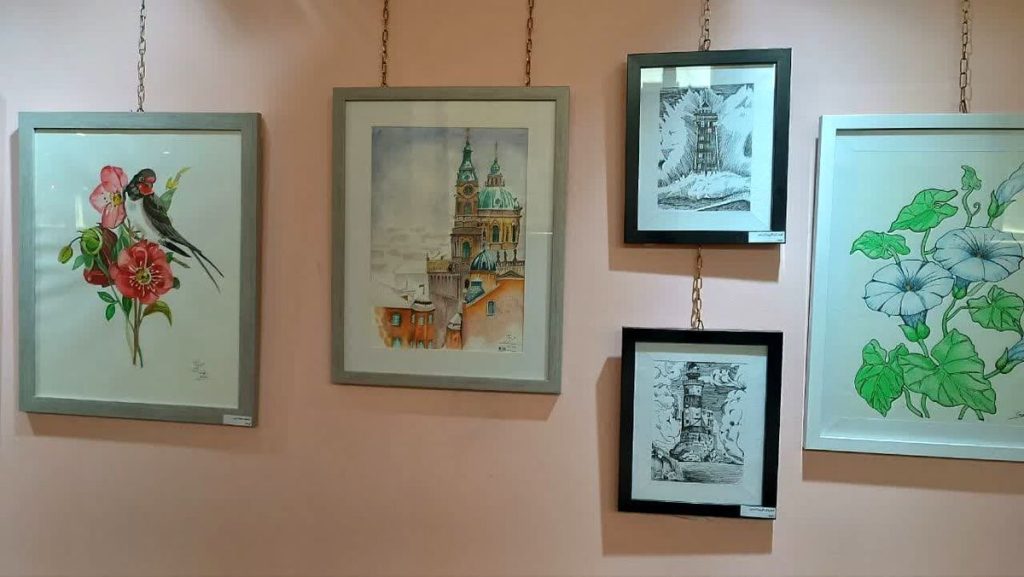 همنشینی نقاشی ها