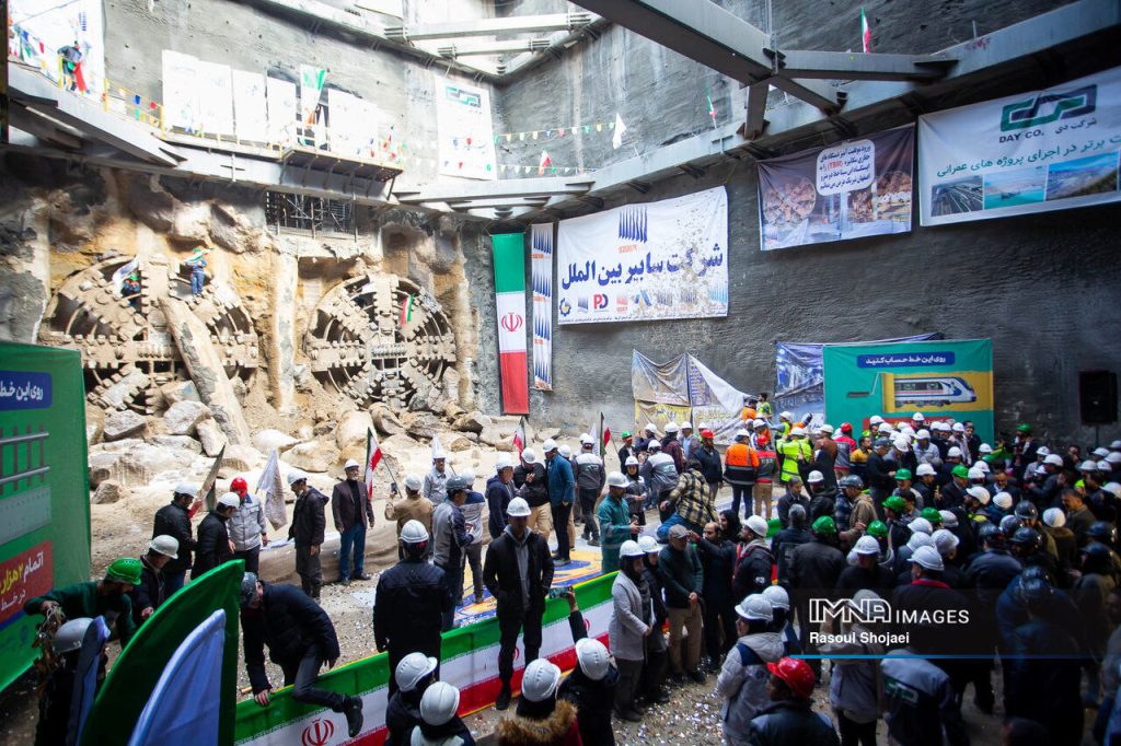 ورود هم‌زمان ۲ دستگاه حفاری به ایستگاه مترو ابن‌سینا