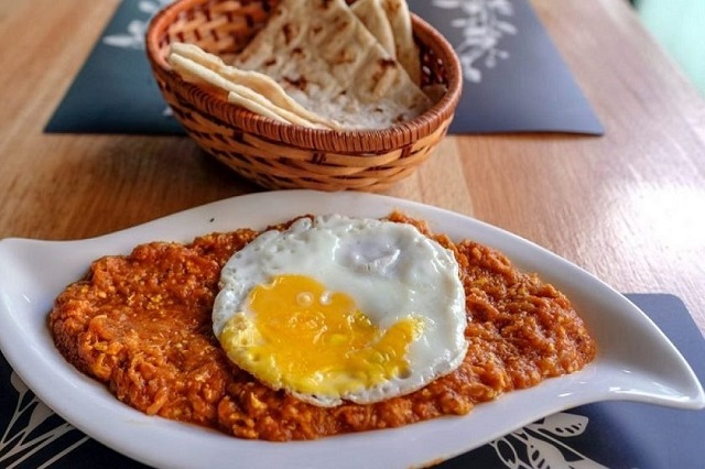 آموزش کامل تهیه میرزا قاسمی با بادمجان کبابی به سبک گیلانی 2 1703922391_-4