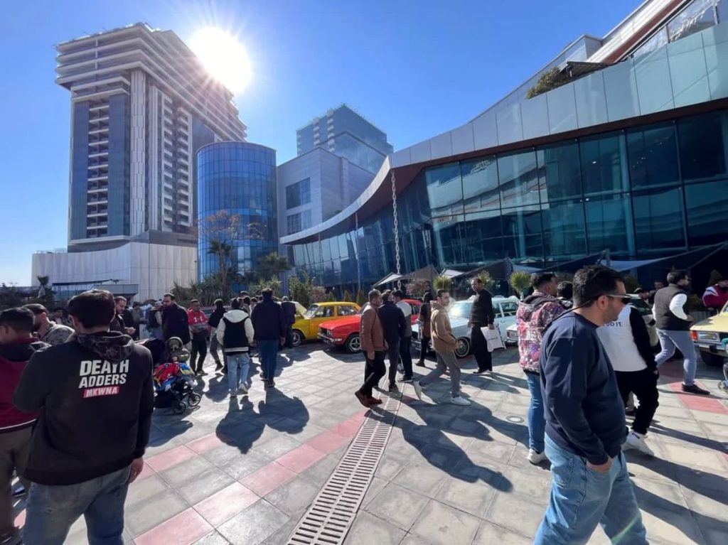 تخته گاز با خودروهای کلاسیک در سیتی سنتر