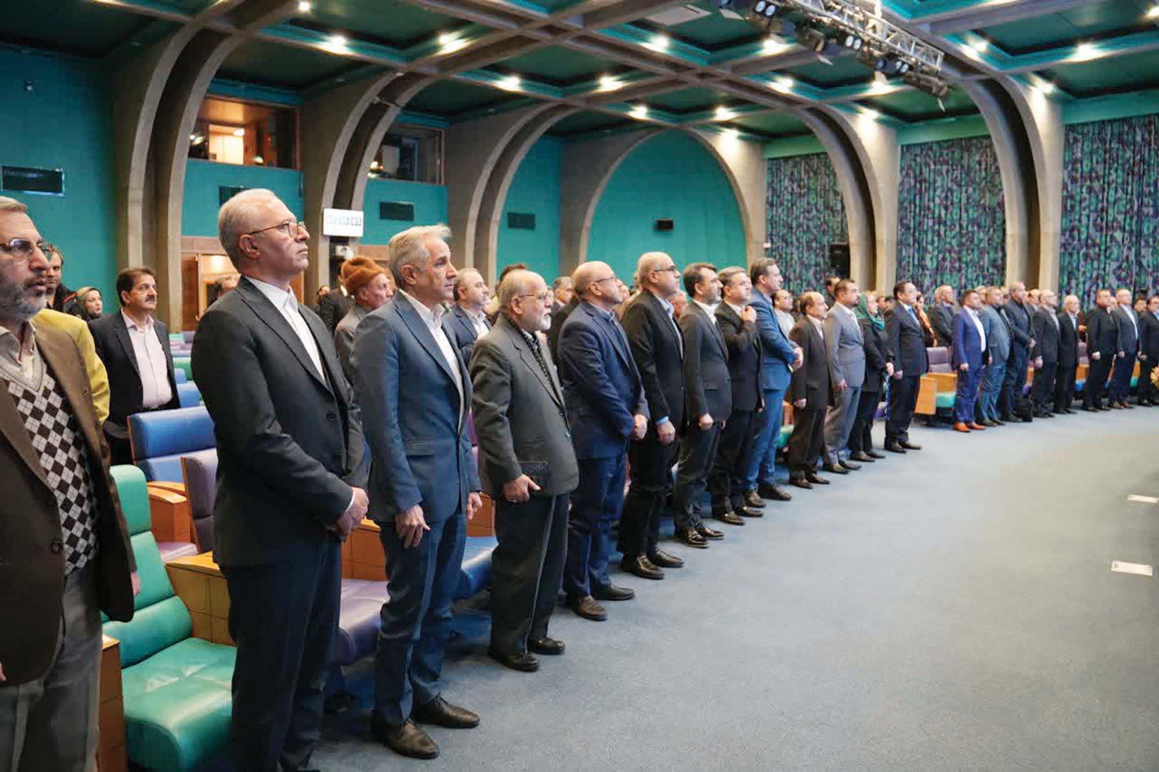 جشنواره قالی فاخر؛ فرصتی برای احیای هویت فرش اصفهان 12 ee2a6fe8-c352-493b-bf1f-375f9010b05c