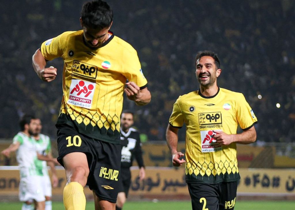 سپاهان با سبقت از تراکتور بر صدرجدول نشست