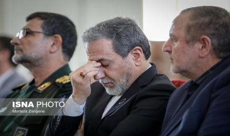 چهره غمگین عراقچی در مراسم گرامیداشت شهادت حاج قاسم + عکس_اصفهانیا