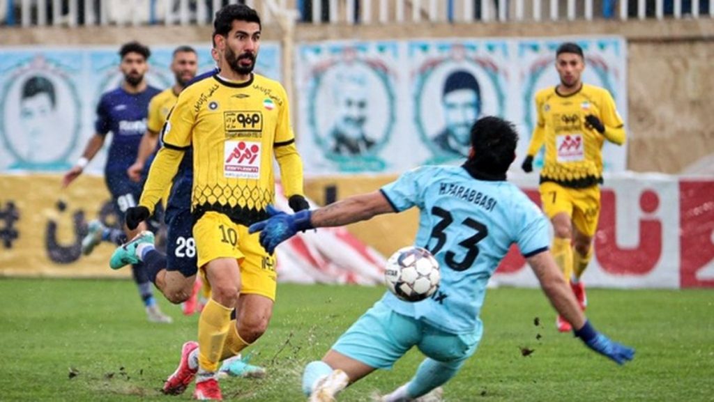 باران نفس سپاهان را در انزلی گرفت