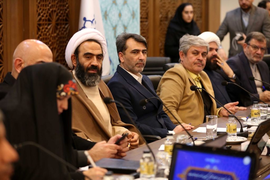 به اصفهان نیز همانند دیگر استان‌ها نگاه شود