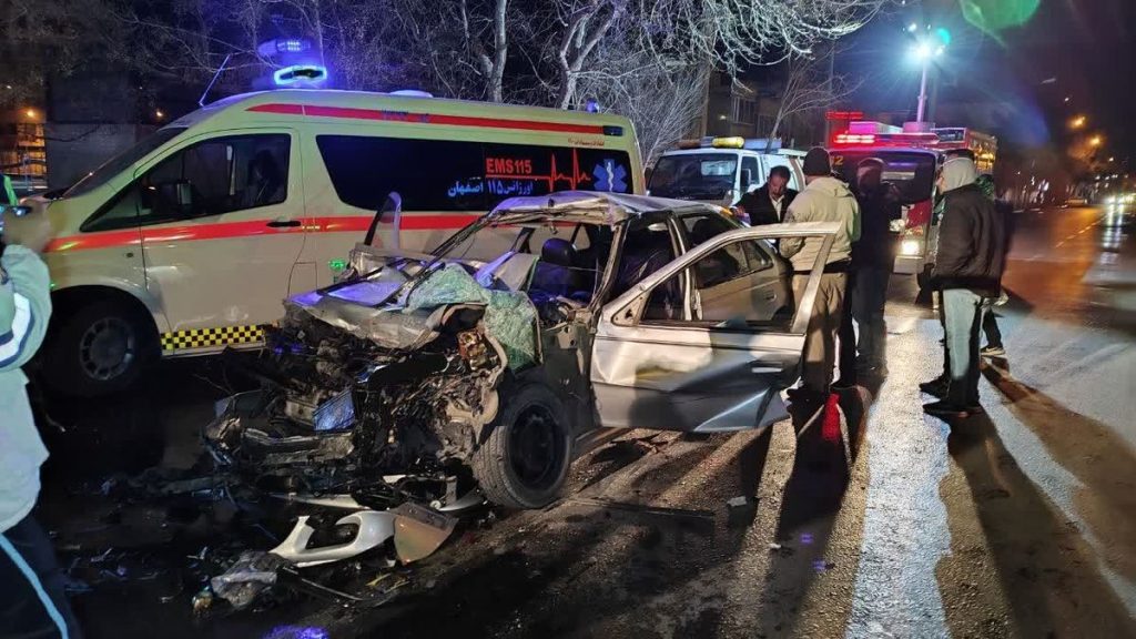 بوی مرگ در خیابان جابرانصاری پیچید/برخورد سخت پژو با کامیون