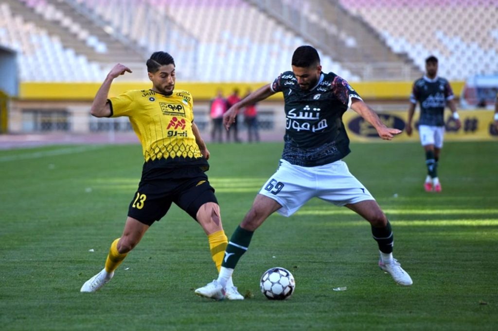 جانشین ستاره سپاهان در بازی با تراکتور کیست؟