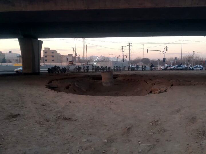 ریزش قسمت از خط ۲مترو شهر را به هم ریخت