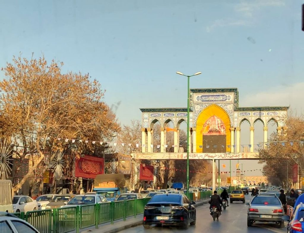 شهر سرشار از روایت های انتظار است