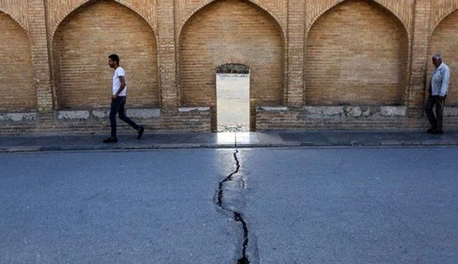 فرونشست و ایستادن اصفهان روی آوار تاریخ