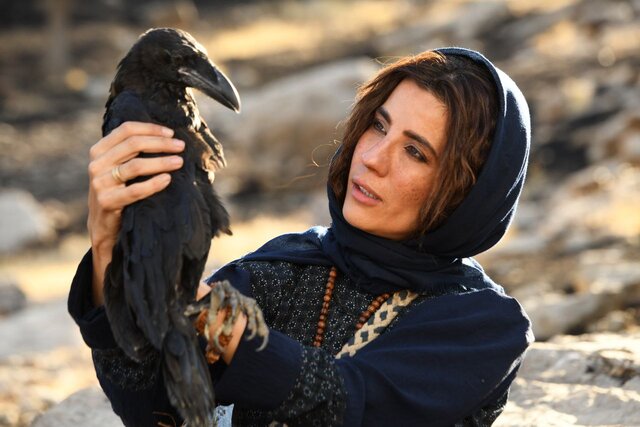 فیلم خاتی با بازی سارا بهرامی و آناهیتا افشار