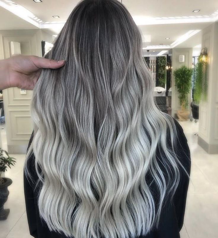 پرطرفدارترین رنگ مو یخی ۱۴۰۴ بین ترکیب رنگ موهای عید امسال 120 مدل رنگ مو (14)