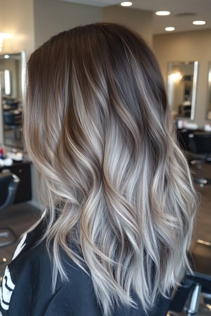 پرطرفدارترین رنگ مو یخی ۱۴۰۴ بین ترکیب رنگ موهای عید امسال 144 مدل رنگ مو (38)