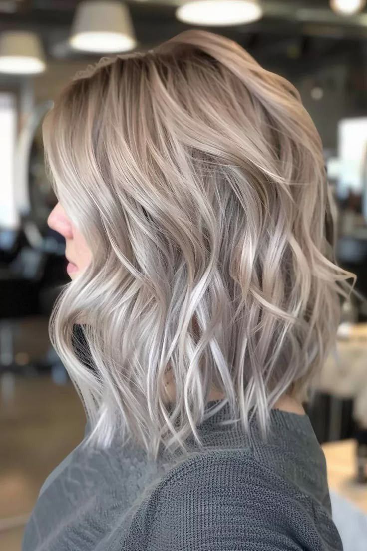 پرطرفدارترین رنگ مو یخی ۱۴۰۴ بین ترکیب رنگ موهای عید امسال 157 مدل رنگ مو (51)